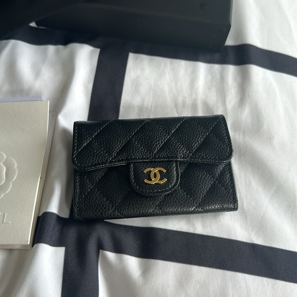 CHANEL CLASSIC FLAP CAVIAR CARDHOLDER W/ GOLD CC, POUCH, VERIFICATION CARD & BOX